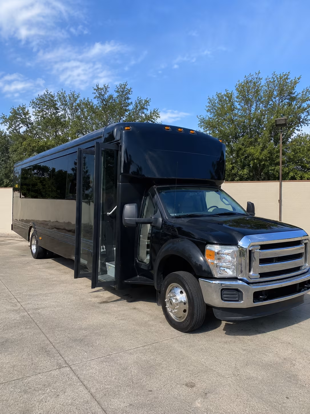bus rentals for conventions at hampton coliseum and nearby venues
