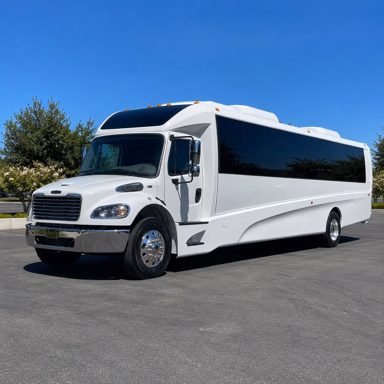 hampton 35 passenger minibus