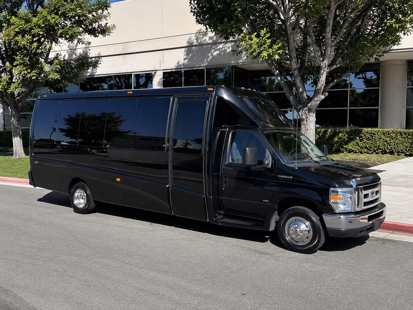 hampton busch gardens williamsburg party bus rental