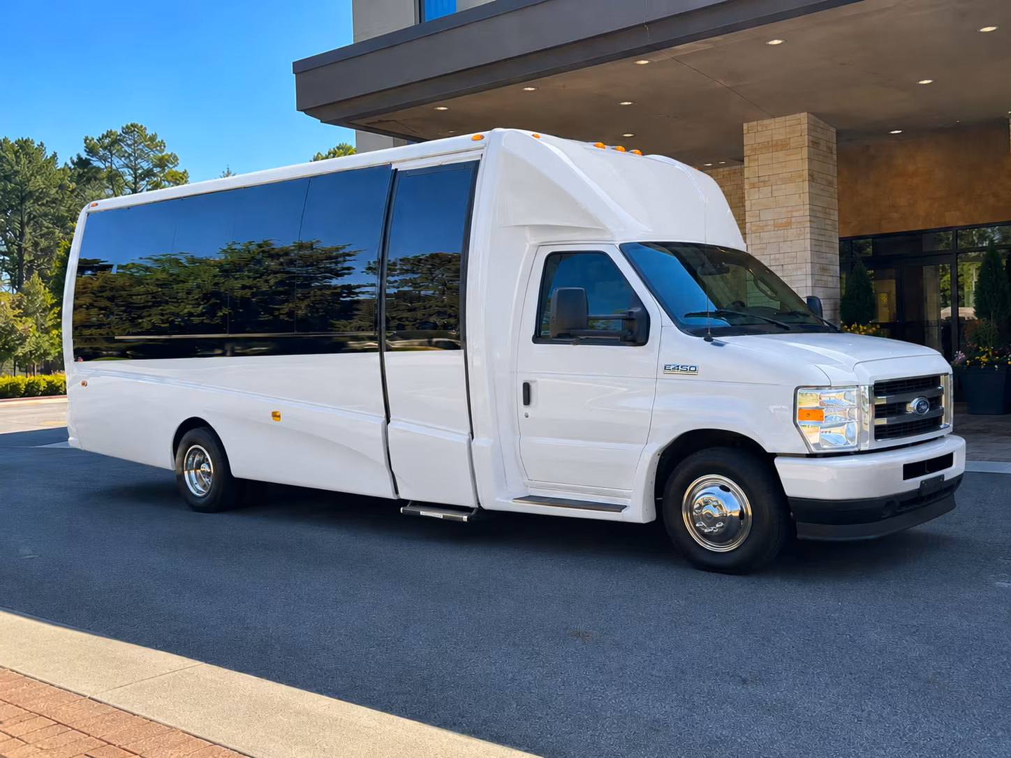 minibus rentals for hampton prom groups of any size