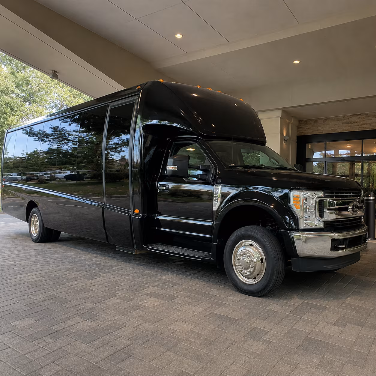 minibus rentals for small group winery tours near williamsburg
