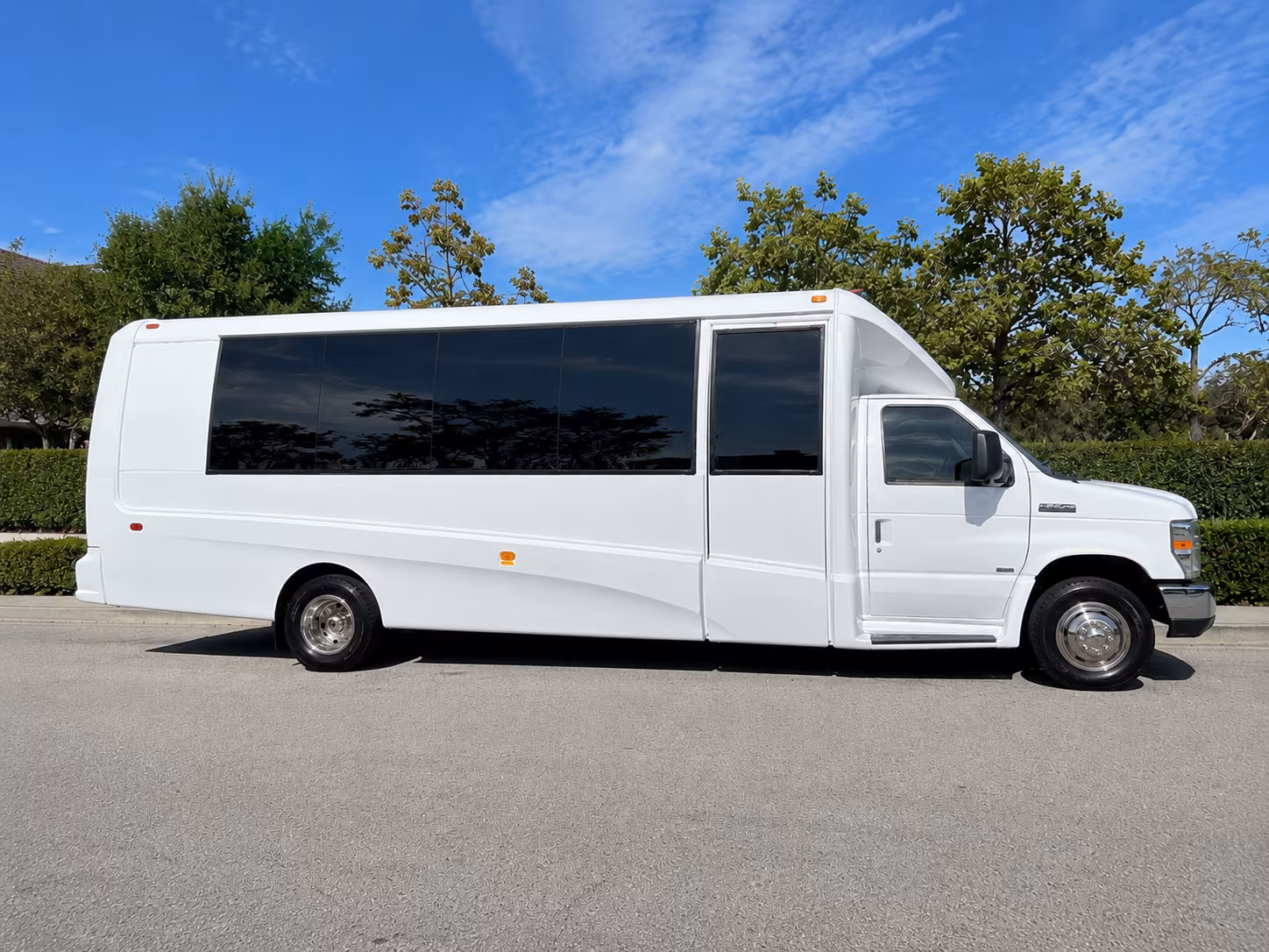 minibuses for hampton roads aquarium and nature field trips