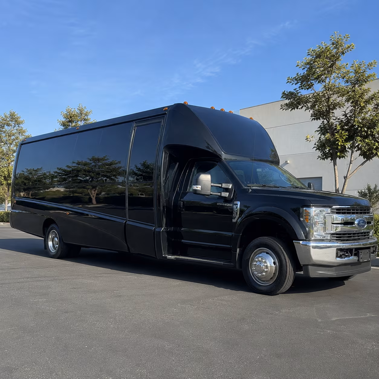 party buses to veterans united home loans amphitheater concerts and summer shows